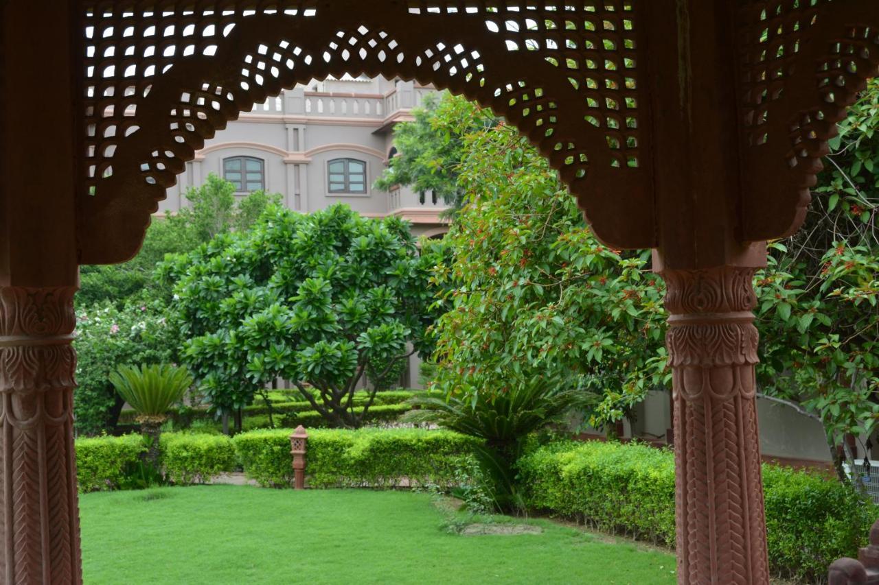 Mvt Guesthouse & Restaurant Vrindāvan Exterior foto